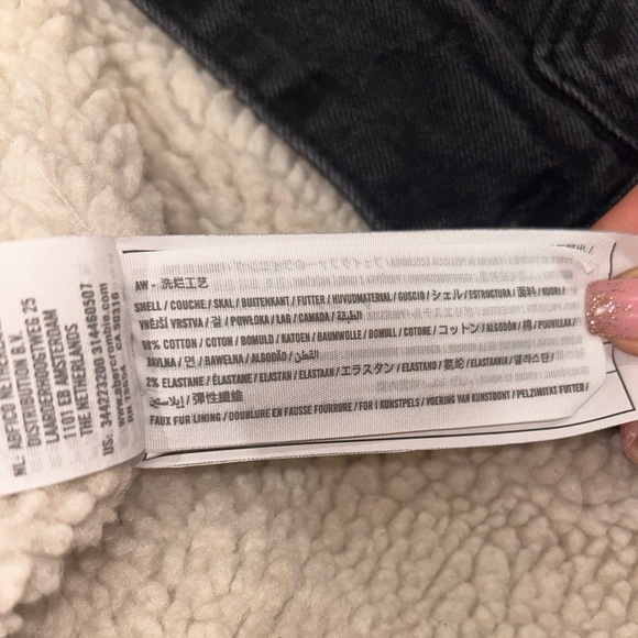 Hollister Black Denim Jacket with Sherpa Interior - Picture 3 of 3